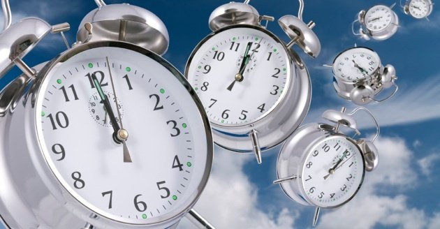 time-flying-clock